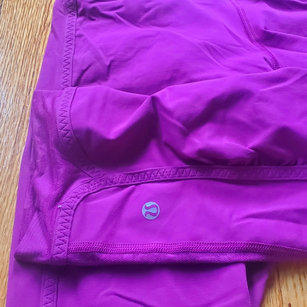 Lululemon cropped purple running tights